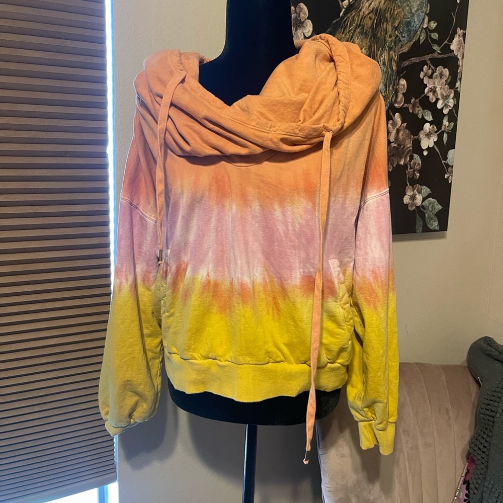 YFB pullover tie dye Large